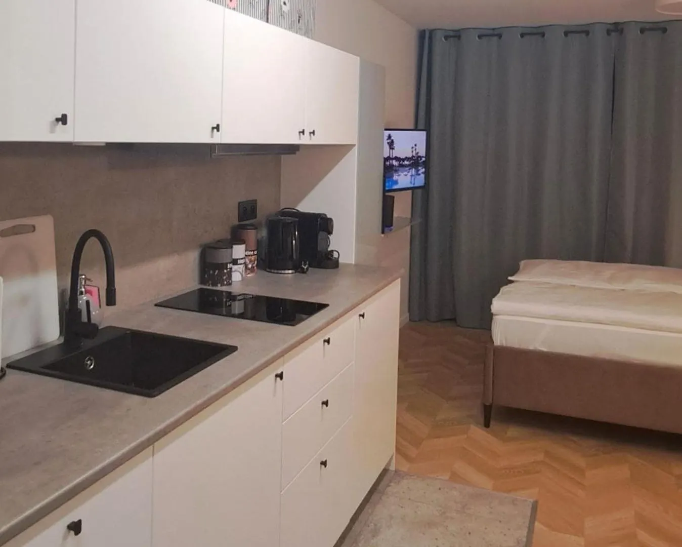 Falcon Apartment Center 4 Metro Swietokrzyska Varsóvia